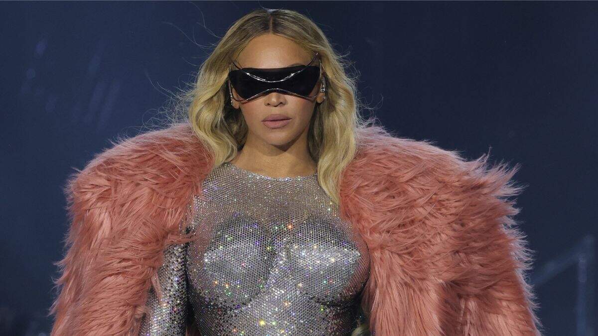 Beyoncé Debuts Stunning Silver Hair At ‘RENAISSANCE’ Film Premiere